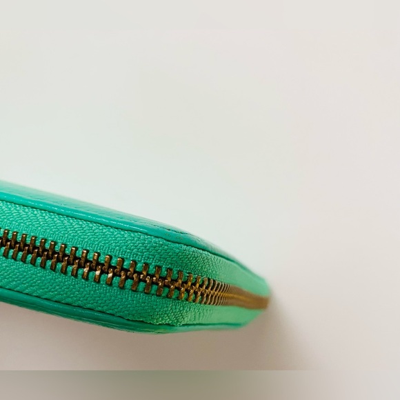 Cynthia Rowley Leather Zippy Wallet/Clutch/Organizer - Picture 5 of 6